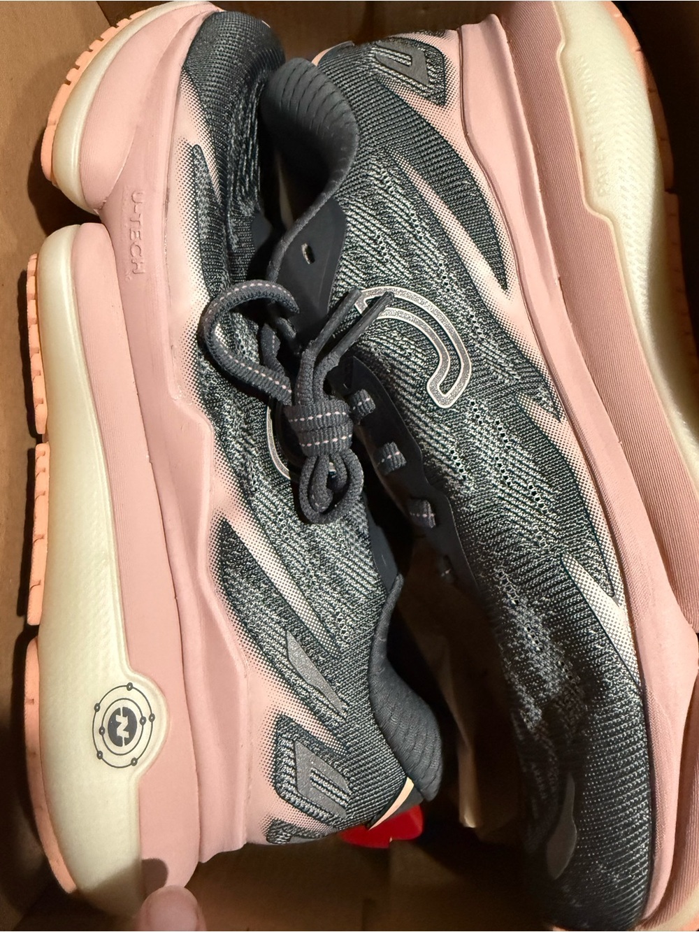 Women’s Cushion Run Sneakers - Grey and Pink